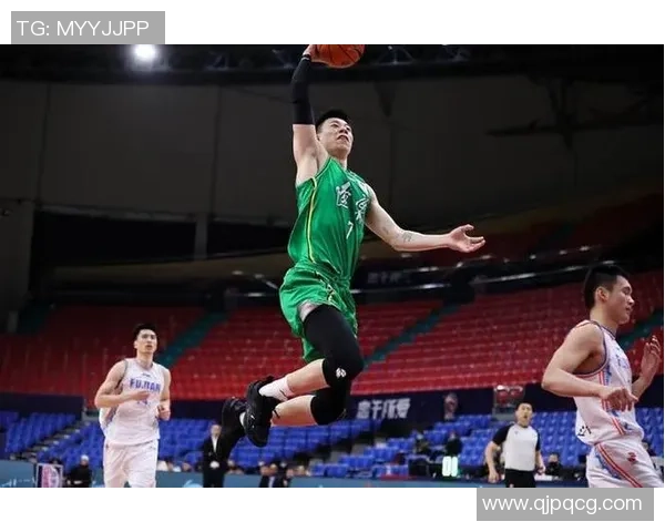 南京篮球队以85分领跑冠军赛积分榜展现强劲实力和竞争优势