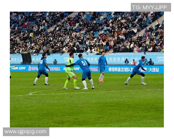 足球明星之间的深厚友情与默契瞬间精彩图片分享